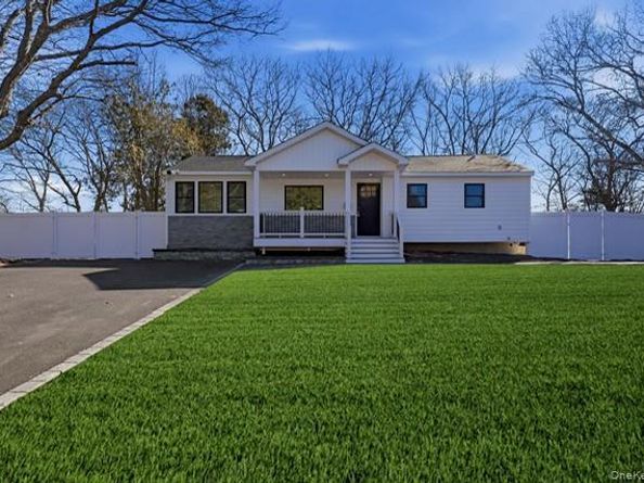 5 Bear Lane, Centereach NY 11720