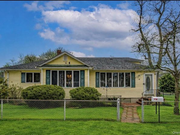 36 E 12th Street, Huntington Station NY 11746