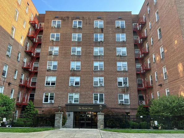 1 Vincent Unit 3K, Bronxville NY 10708
