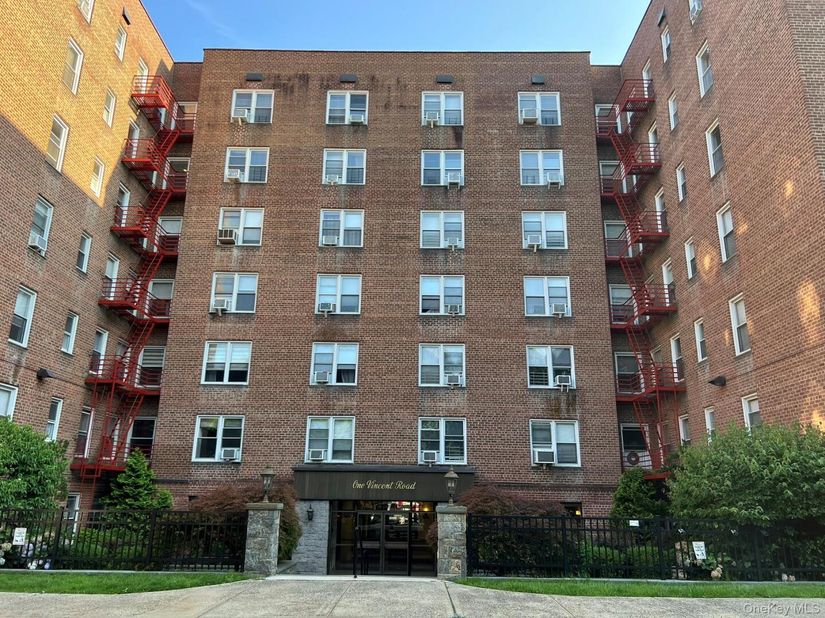 1 Vincent Unit 3K, Bronxville NY 10708