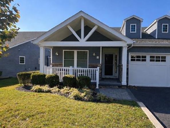 2 Spruce Place, Bohemia NY 11716