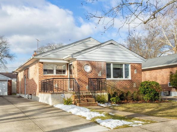 73-10 169th Street, Fresh Meadows NY 11366