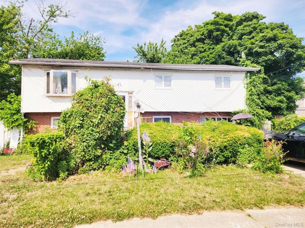 1090 Pinebrook, West Hempstead NY 11552