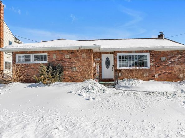 867 Preston Road, East Meadow NY 11554