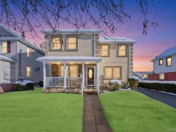 296 Burkhard Avenue, Mineola NY 11501