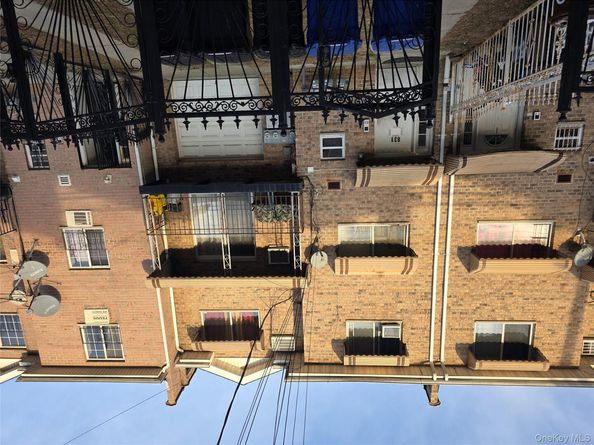 831 E 221st Street, Bronx NY 10467