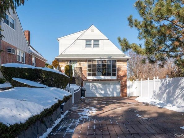 19611 Pompeii Avenue, Hollis NY 11423