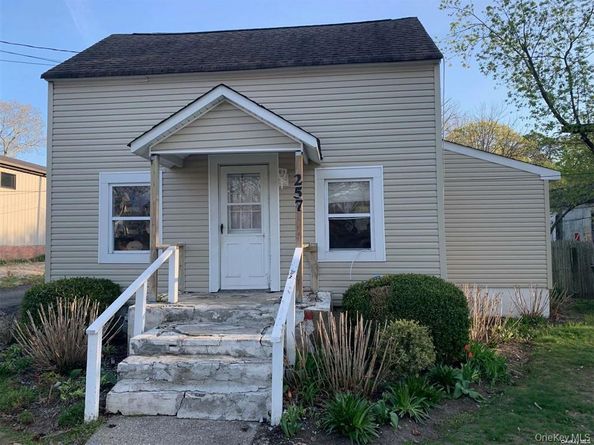 257 Flanders Road, Riverhead NY 11901