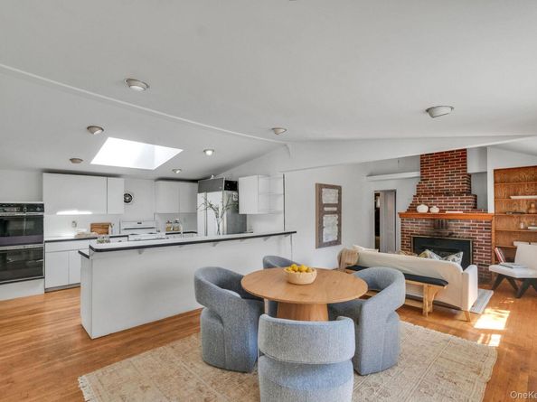 15 Community Road, Coram NY 11727