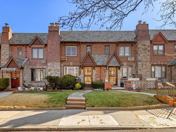 7709 82nd Street, Glendale NY 11385