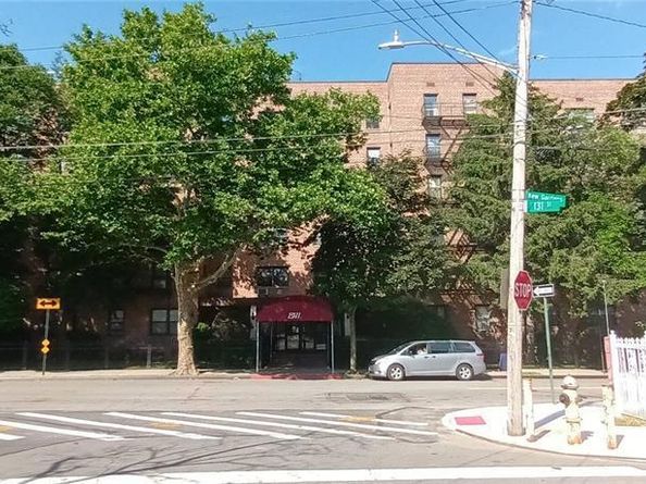 Kew Gardens Rd RD 6N, Richmond Hill North NY 11418