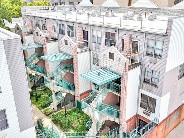 758 Brook Ave 56C, Bronx NY 10451