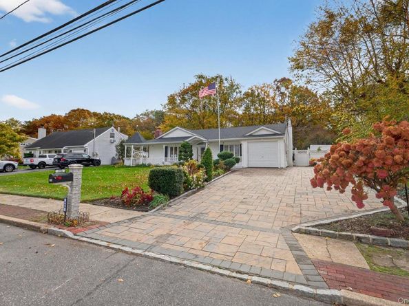 356 8th Street, Bohemia NY 11716