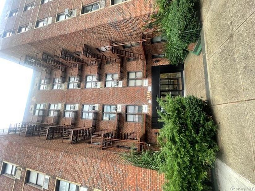 2165 Matthews Avenue 4F, Bronx NY 10462