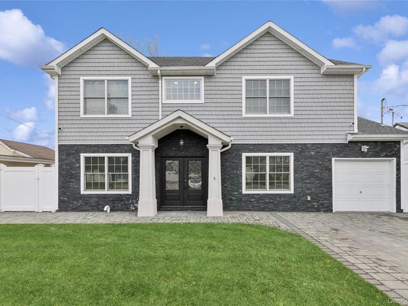 5 Vernon Street, Plainview NY 11803