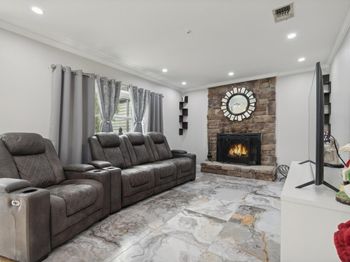 605 Lake Court