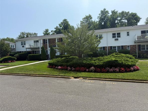 260 Waverly Avenue 58, Patchogue NY 11772