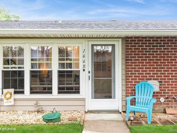 166 Ventry Court B, Ridge NY 11961