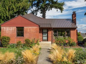 7318 54th Avenue NE