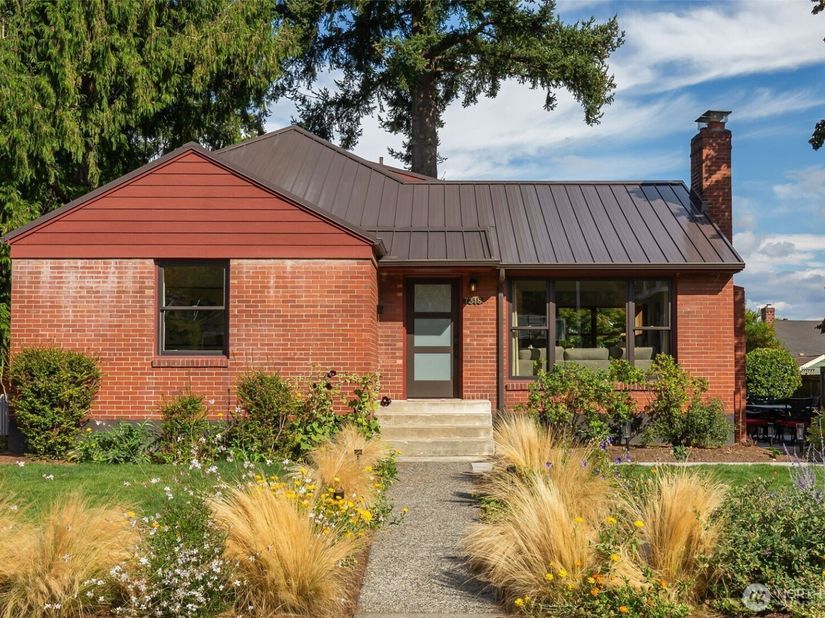 7318 54th Avenue NE, Seattle WA 98115