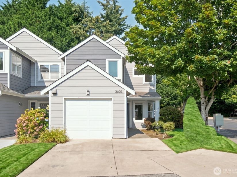 5601 N Grove Drive, Mukilteo WA 98275