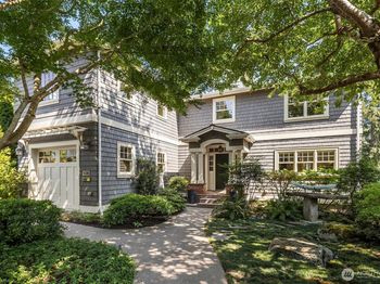 2018 Broadmoor Drive E