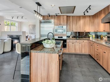 17 W Mercer Street