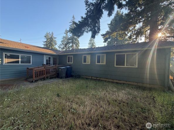Undisclosed Address #2562631, Federal Way WA 98003