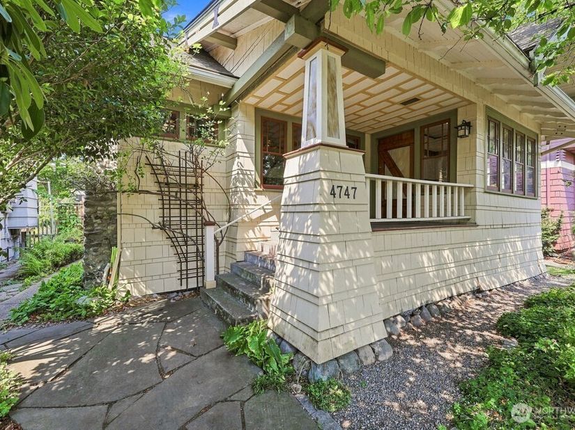 4747 4th Avenue NE, Seattle WA 98105