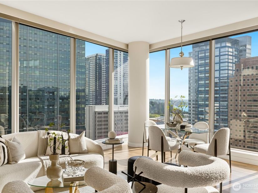 10650 NE 9th Place 2122, Bellevue WA 98004