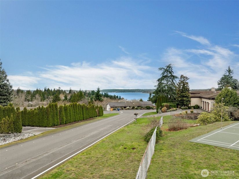 9808 NE 33rd Street, Bellevue WA 98004