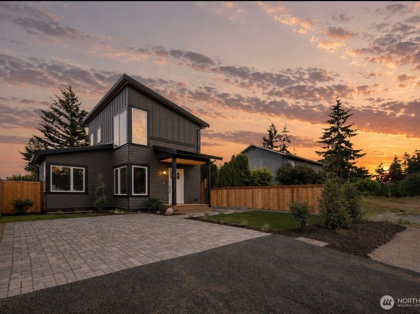 15701 117th Avenue SE, Renton WA 98058