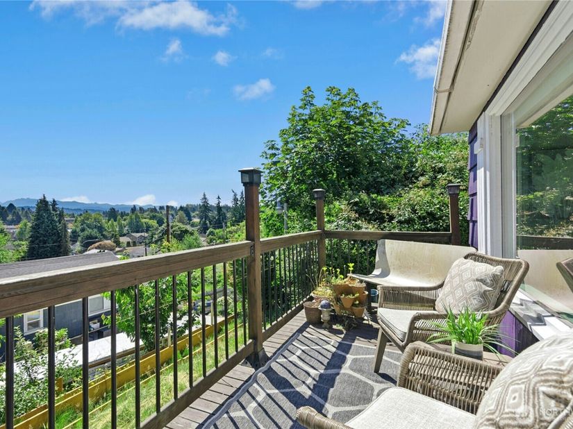 1035 Temple Drive, Everett WA 98201