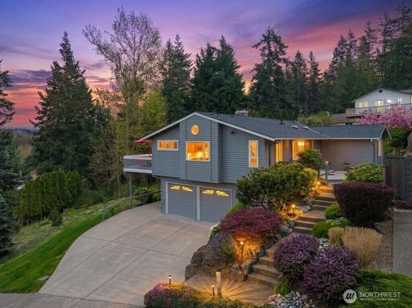 16813 NE 33rd Street, Bellevue WA 98008