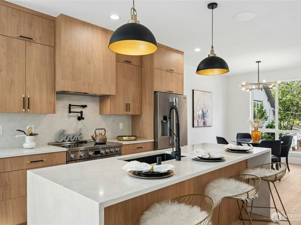 9242 Dayton Avenue N B, Seattle WA 98103