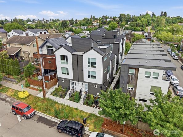1816 24th Avenue S, Seattle WA 98144