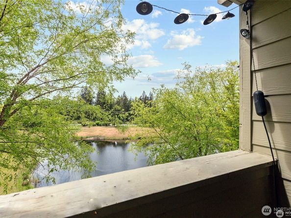 1931 23rd Place NE 202, Issaquah WA 98029