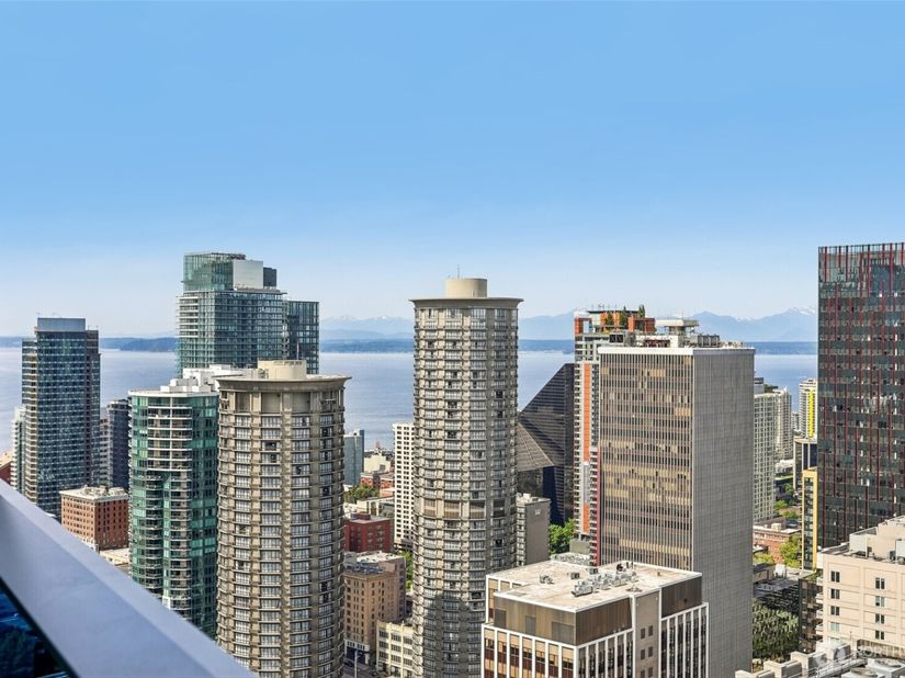 737 Olive Way 3701, Seattle WA 98101