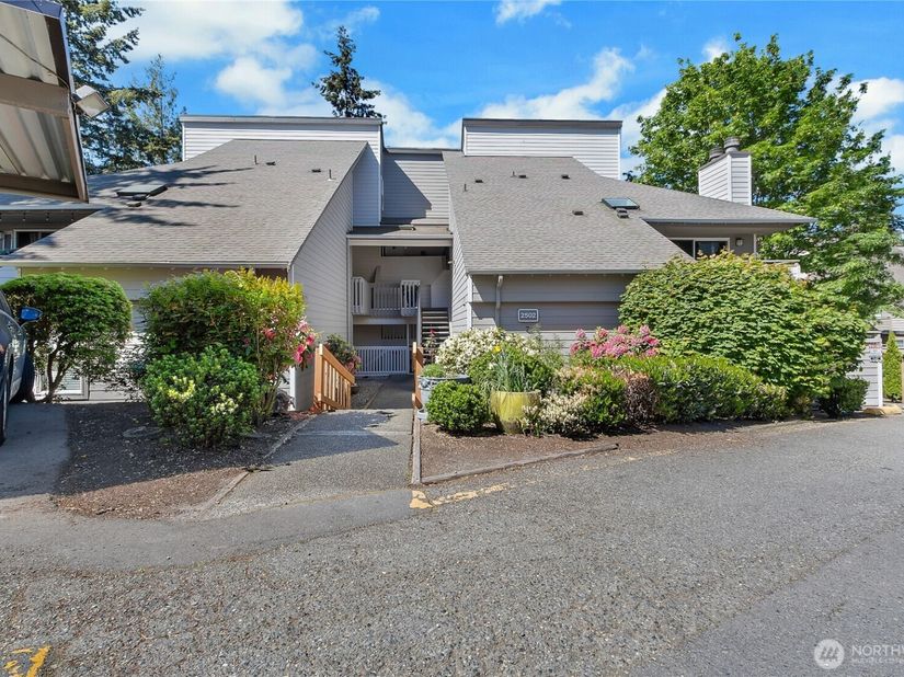 2502 S 317th Street 303, Federal Way WA 98003