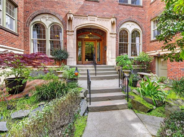 124 Warren Avenue N 208, Seattle WA 98109