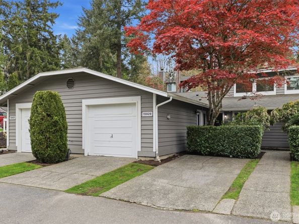 15929 NE 41st Street 8B, Redmond WA 98052