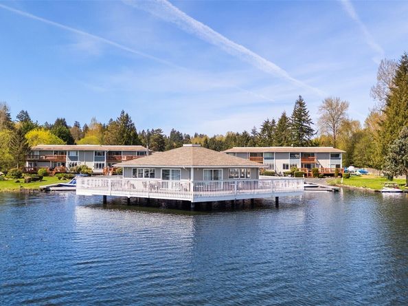 17302 NE 45th Street 101, Redmond WA 98052