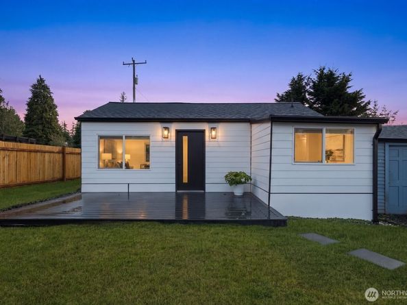 1747 1/2 NE 147th St, Shoreline WA 98155