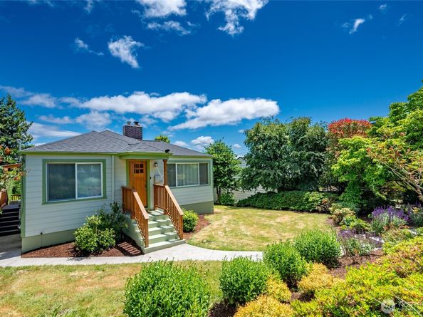 3216 24th Avenue W, Seattle WA 98199