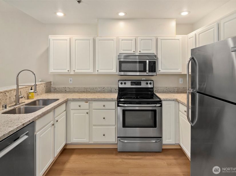 1006 37th Street SE B, Auburn WA 98002