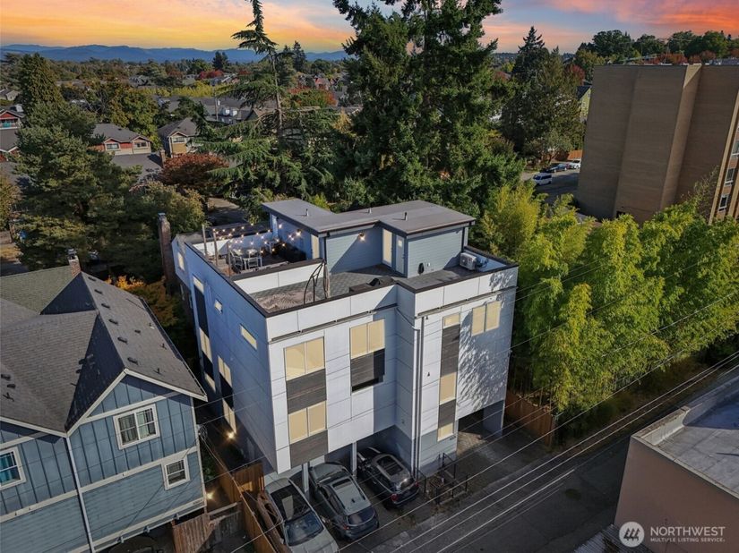 6325 34th Avenue SW C, Seattle WA 98126