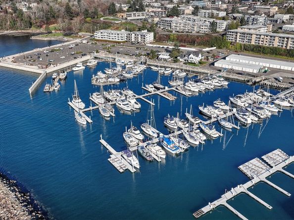 22222 Dock Avenue S 1B, Des Moines WA 98198