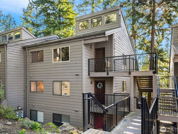 12517 NE 23rd Place B4, Bellevue WA 98005