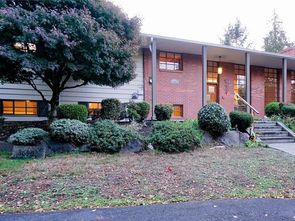 16902 28th Avenue SW, Burien WA 98166