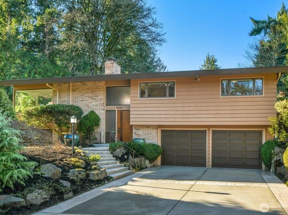 19045 46th Avenue NE, Lake Forest Park WA 98155